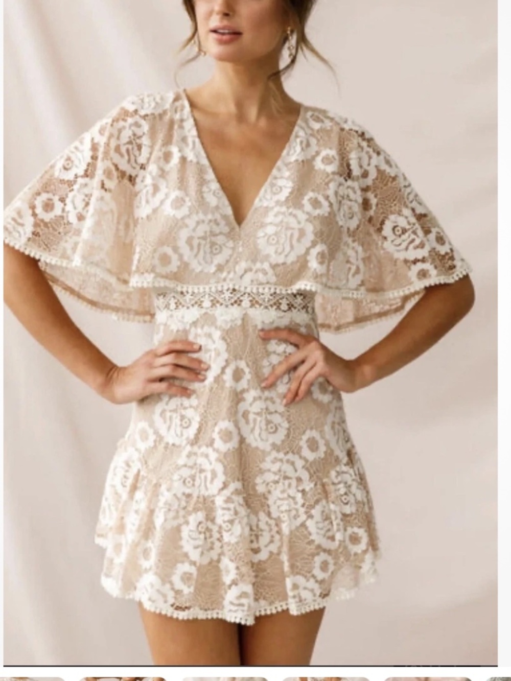Selfie Leslie champagne lace cape mini dress size small